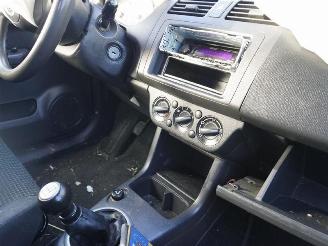 Suzuki Swift 1.3 16v picture 6