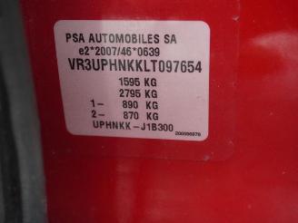 Peugeot 208 1.2 VTi 100 picture 8