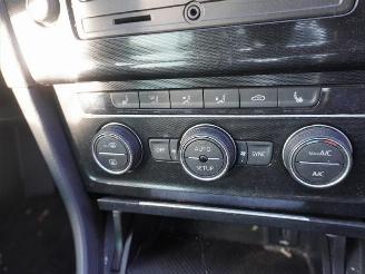 Volkswagen Golf 1.6 TDi picture 6