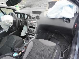 Peugeot 308 1.6 VTi picture 5