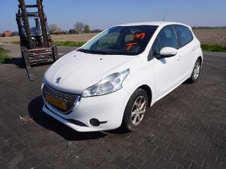 Peugeot 208 1.0 Vti picture 3