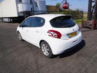 Peugeot 208 1.0 Vti picture 2