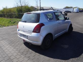 Démontage voiture Suzuki Swift 1.3 2005/8