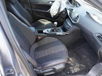 Peugeot 308 2.0 BlueHDI Combi picture 12