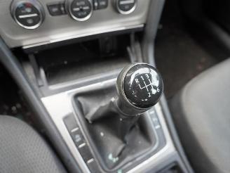 Volkswagen Golf 1.6 TDi picture 9