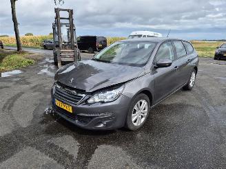 Peugeot 308 1.2 12V e-THP PureTech 110 picture 3