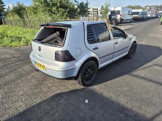Salvage car Volkswagen Golf 1.6 (AKL) 1999/6