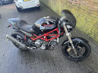 skadebil bromfiets Ducati Monster 900  1997/1