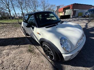 Mini Cooper S 85 kW (116 PK) 1598 cc. picture 6