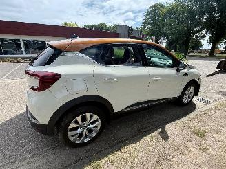 Renault Captur E-TECH PLUG-IN HYBRID  1598 cc picture 5