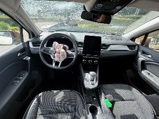 Renault Captur E-TECH PLUG-IN HYBRID  1598 cc picture 13