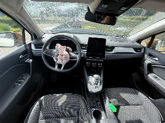 Renault Captur E-TECH PLUG-IN HYBRID  1598 cc picture 14