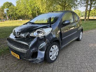Vaurioauto  passenger cars Peugeot 107  2009/1