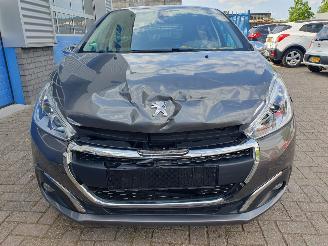 Peugeot 208 1.2 PureTech Signature picture 8