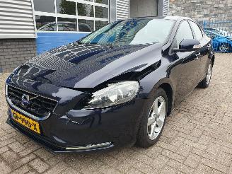 damaged passenger cars Volvo V-40 2.0 D2 Momentum Business 2015/7