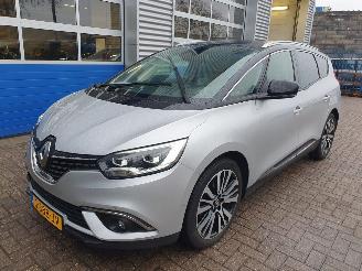 skadebil motor Renault Scenic 1.3 TCe Initiale Paris Automaat 2019/10