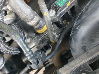 Renault Clio 0.9 TCe Limited picture 12