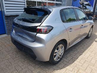 Peugeot 208 1.2i picture 5