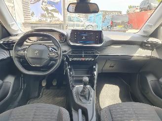 Peugeot 208 1.2i picture 14