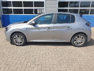 Peugeot 208 1.2i picture 2