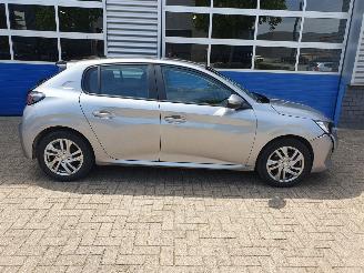 Peugeot 208 1.2i picture 6