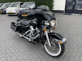Harley-Davidson Electra Glide FLHTC ORIGINEEL NL N.A.P PRACHTIG!!! picture 2