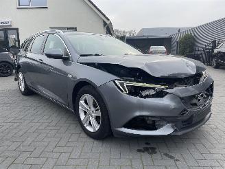 Schadeauto Opel Insignia SPORTS TOURER 1.5 Turbo Business Executive 2020/2