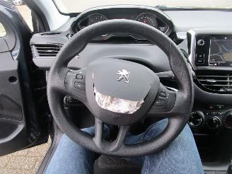 Peugeot 208 1.2 PURE TECH BLUE LION 5DRS picture 9