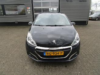 Peugeot 208 1.2 PURE TECH BLUE LION 5DRS picture 8