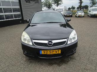 Opel Vectra 2.2-16V Cosmo sedan picture 8