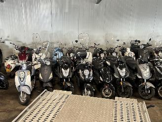 Overige  30+ scooters op voorraad picture 4