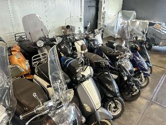 Overige  30+ scooters op voorraad picture 15