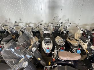 Overige  30+ scooters op voorraad picture 10