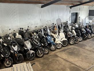 Overige  30+ scooters op voorraad picture 3