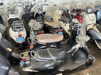 Overige  30+ scooters op voorraad picture 8