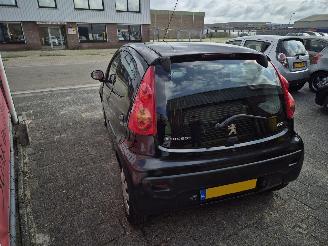 Peugeot 107 1.0 12v sublime picture 4