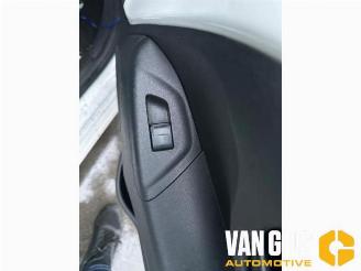 Peugeot 108 108, Hatchback, 2014 1.0 12V picture 19