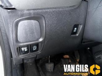 Peugeot 108 108, Hatchback, 2014 1.0 12V picture 23