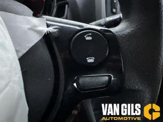 Peugeot 108 108, Hatchback, 2014 1.0 12V picture 18