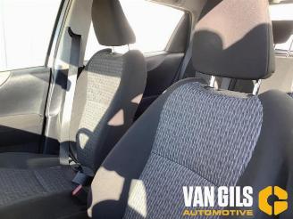 Toyota Yaris Yaris III (P13), Hatchback, 2010 / 2020 1.0 12V VVT-i picture 20