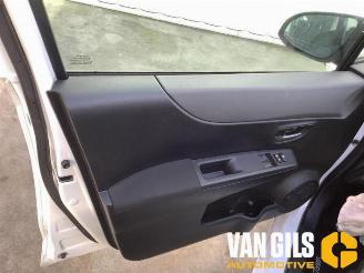 Toyota Yaris Yaris III (P13), Hatchback, 2010 / 2020 1.0 12V VVT-i picture 10