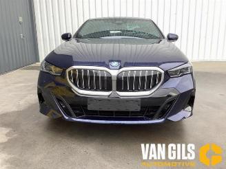 Uttjänta bilar auto BMW 5-serie 5 serie (G60), Sedan, 2023 530e 2.0 TwinPower Turbo 16V 2024/5