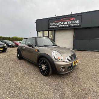 skadebil auto Mini One 1.6 One Business Line AIRCO 2011/8