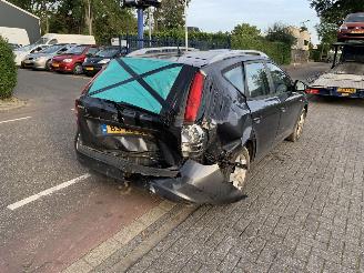 Kia Cee d 1.6-16V Combi picture 3