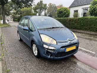 Coche siniestrado Citroën C4-picasso 1.6 DHiF 2011/7
