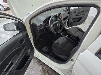 Mitsubishi Space-star 1.0 Entry picture 21