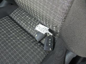 Volkswagen Polo 1.0 First Edition drs picture 27