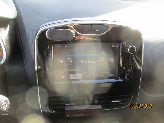 Renault Clio 0.9 TCe Estate picture 24