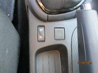 Renault Clio 0.9 TCe Estate picture 26