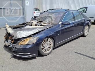Vrakbiler auto Mercedes S-klasse S (W221), Sedan, 2005 / 2014 3.5 S-400 24V BlueHybrid 2009/2
